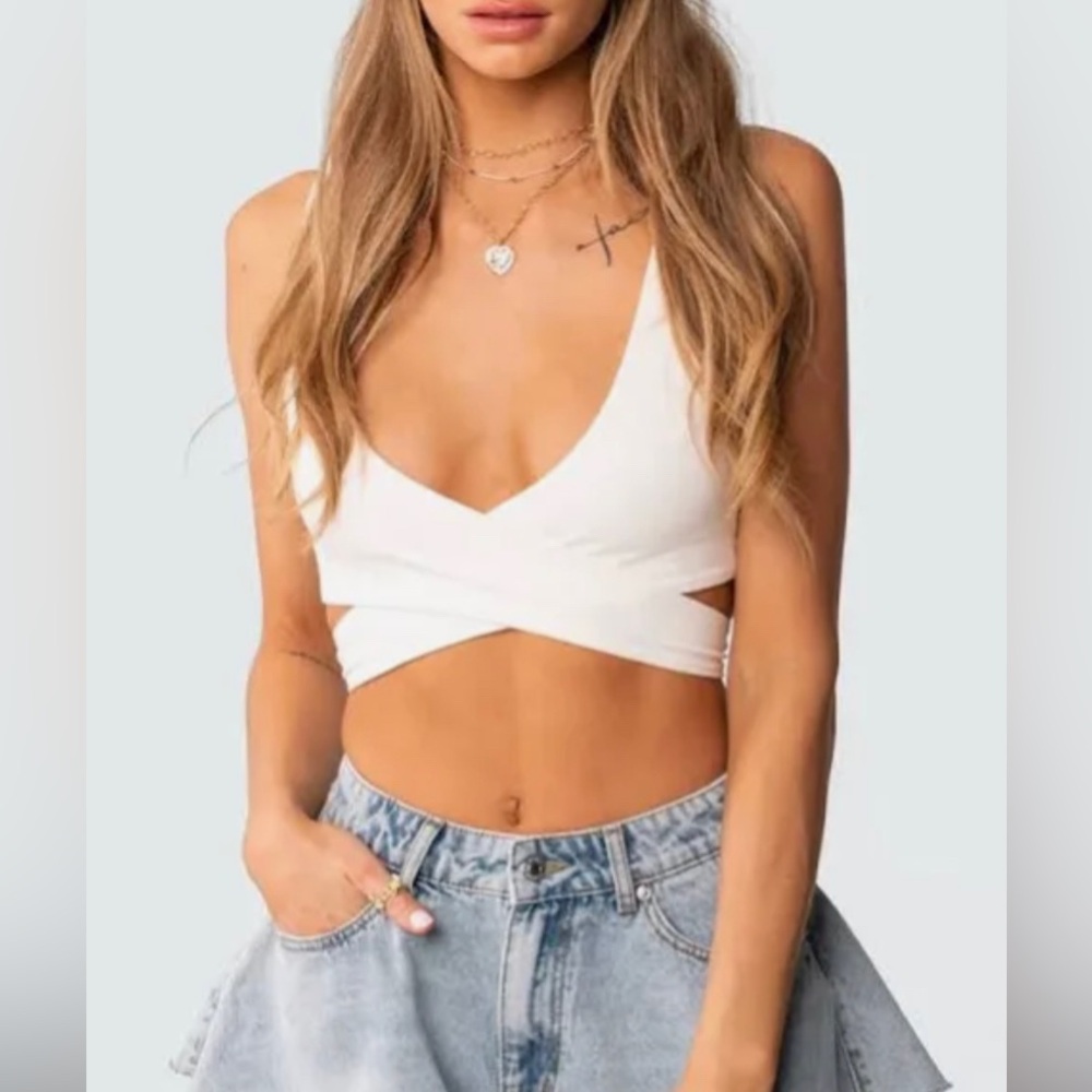 Edikted Cross white tie top